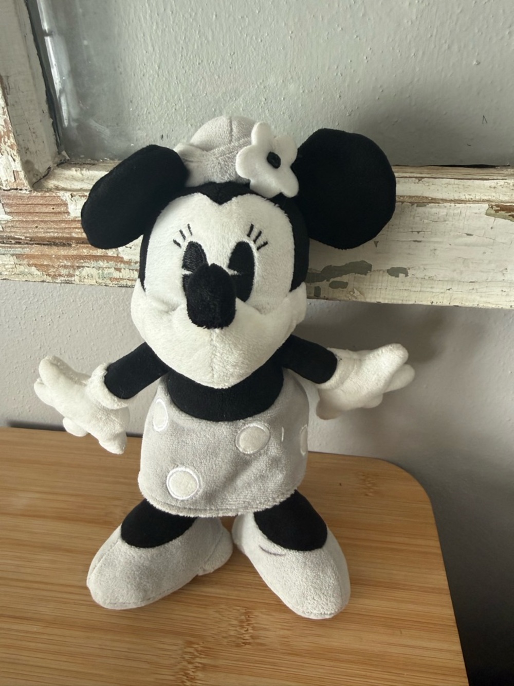 Disney Parks Minnie Mouse Steamboat Black White Gray Plush Stuffed Doll 9”.